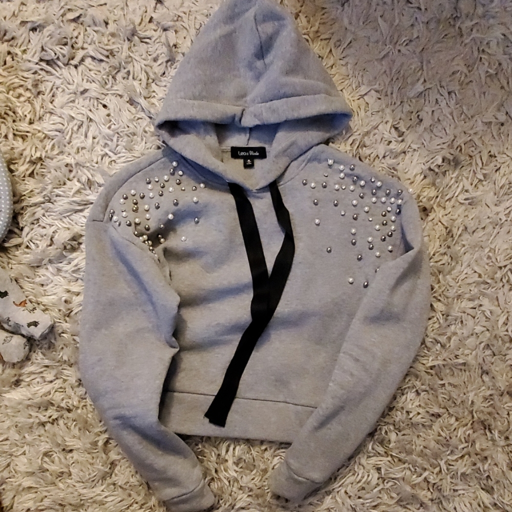 Lea & Viola crop top pearled hoodie